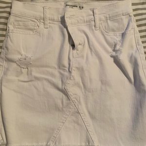 White Abercrombie distressed denim skirt